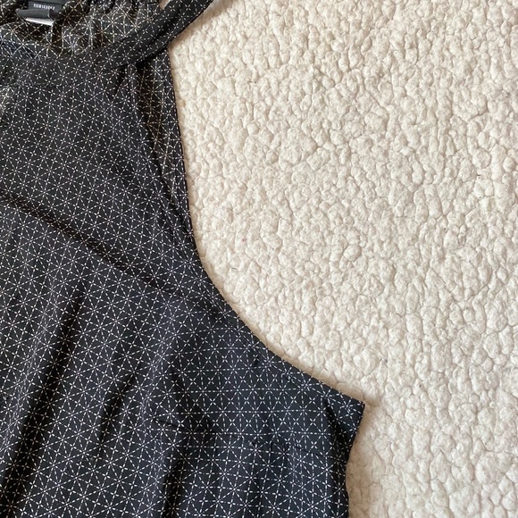 Torrid | Red Border Print Georgette Mock Neck Tank - Picture 6 of 9